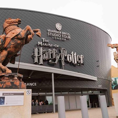 Ensuite Master Bedroom, Private Bathroom, Inside Family Home, Walking Distance To Harry Potter Watford  Zewnętrze zdjęcie