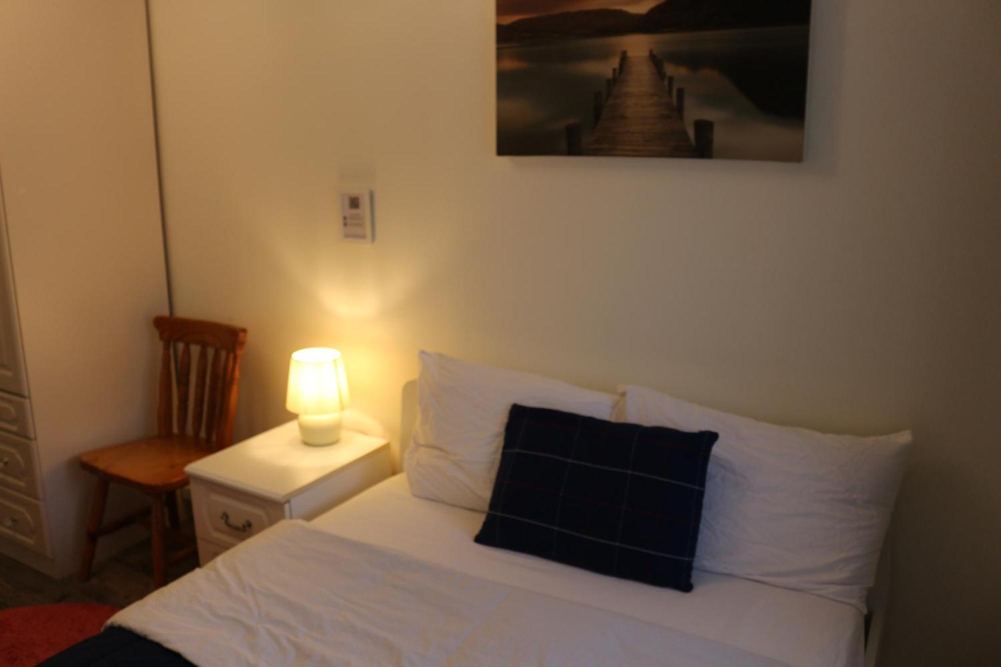Ensuite Master Bedroom, Private Bathroom, Inside Family Home, Walking Distance To Harry Potter Watford  Zewnętrze zdjęcie