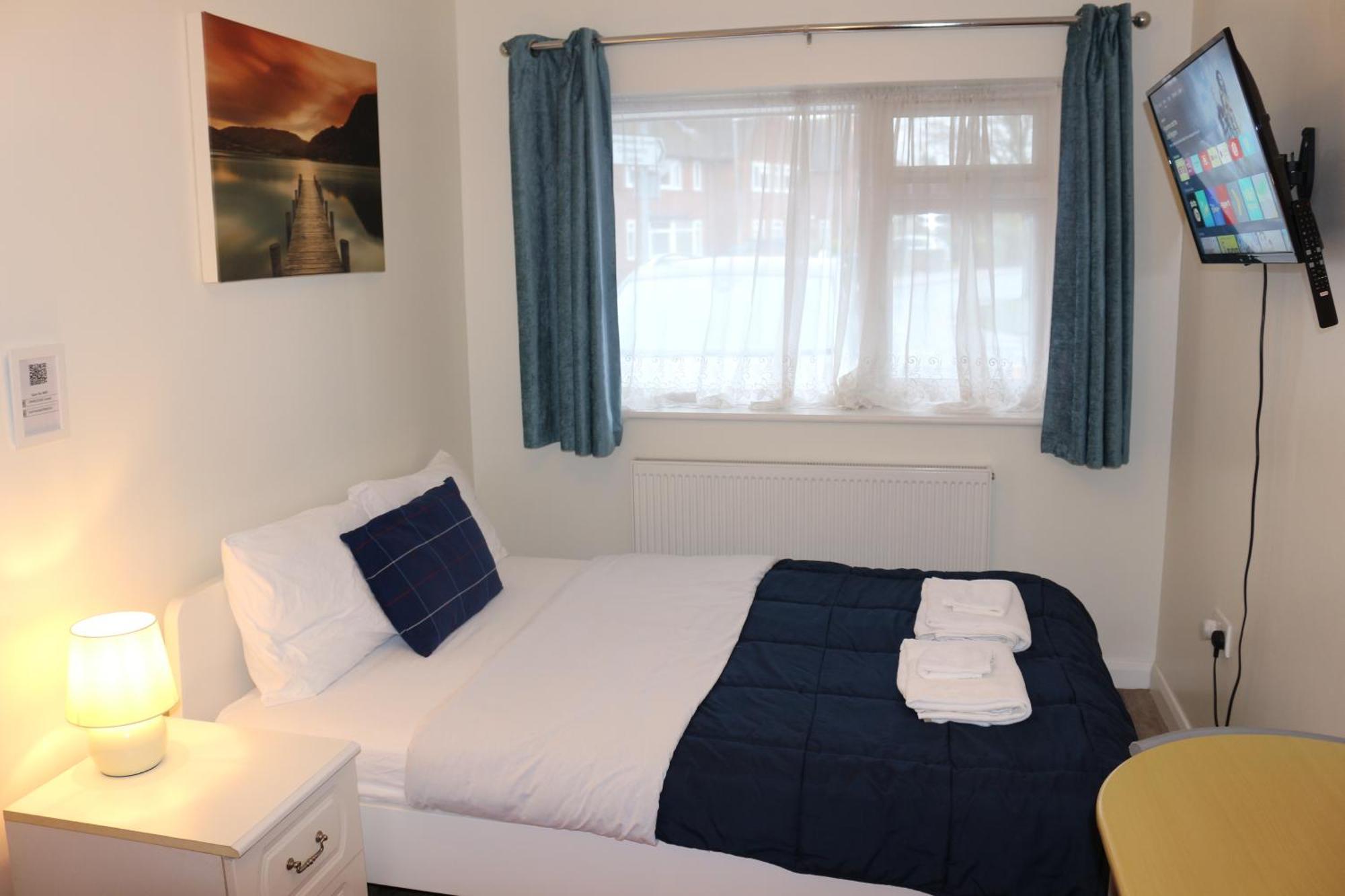 Ensuite Master Bedroom, Private Bathroom, Inside Family Home, Walking Distance To Harry Potter Watford  Zewnętrze zdjęcie